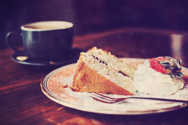 blur-cafe-cake-907142